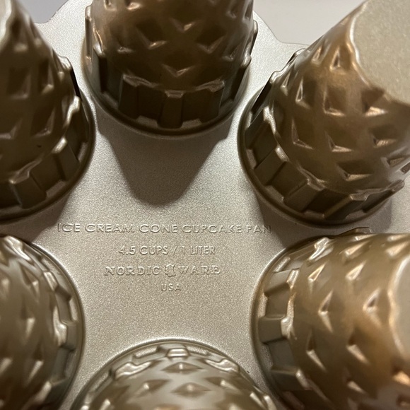 Nordic ware cupcake pan